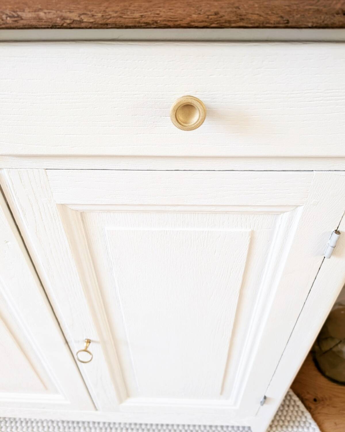 Retro chic Parisian buffet