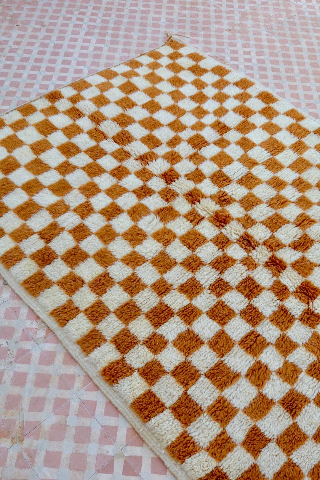 Berber rug in brown and beige check pattern - 206 x 154 cm