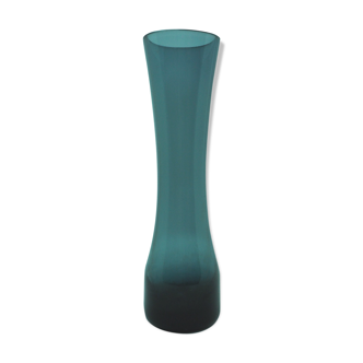 Vase en verre bleu Riihimaen par Tamara Aladin