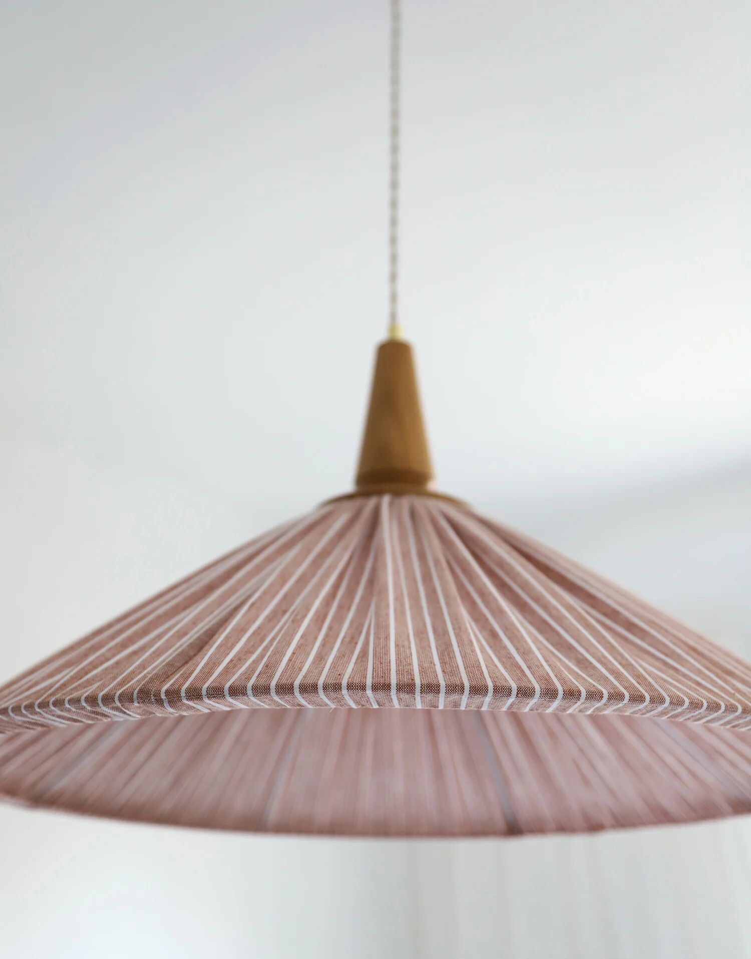 Suspension ELEONORE — 60 cm, lin et coton rayé terra