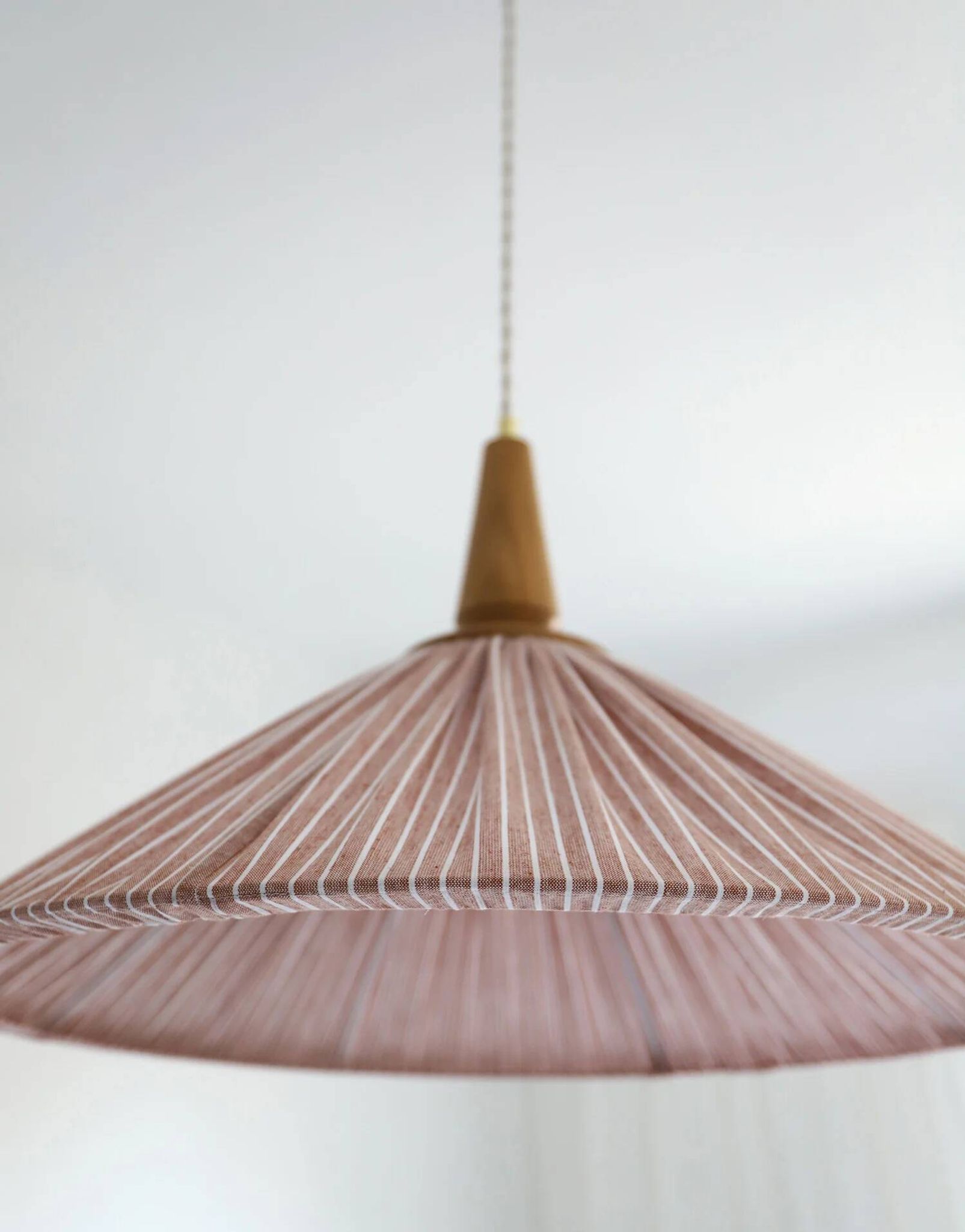 Suspension ELEONORE — 60 cm, lin et coton rayé terra