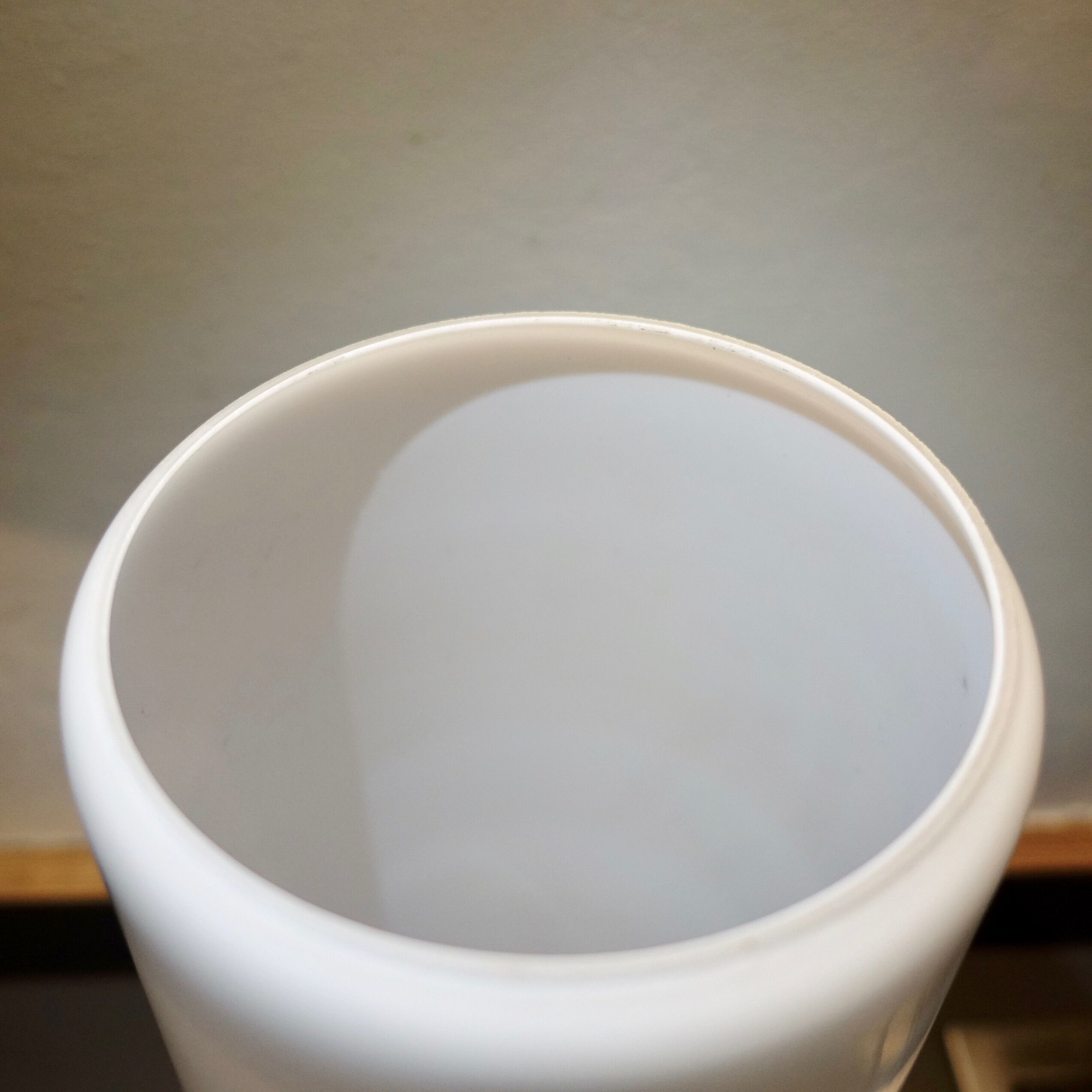 Vintage "Tube" white opaline suspension