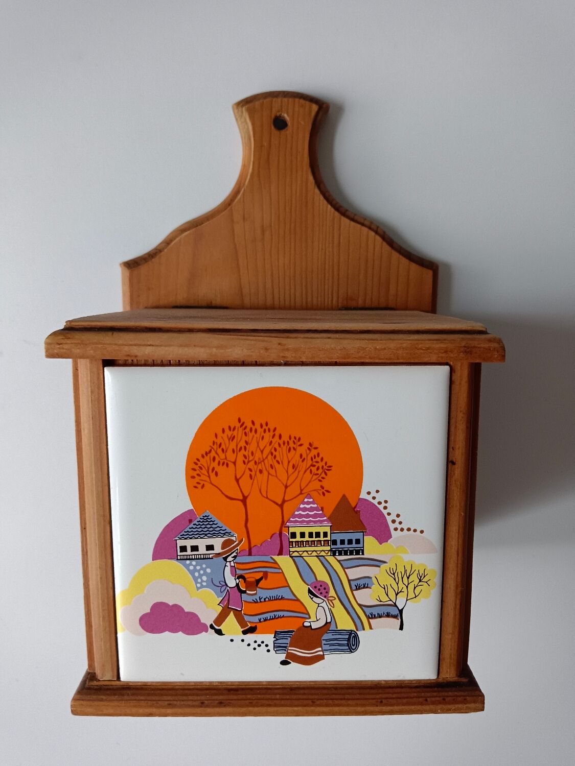 Wooden spice box and wall ceramic