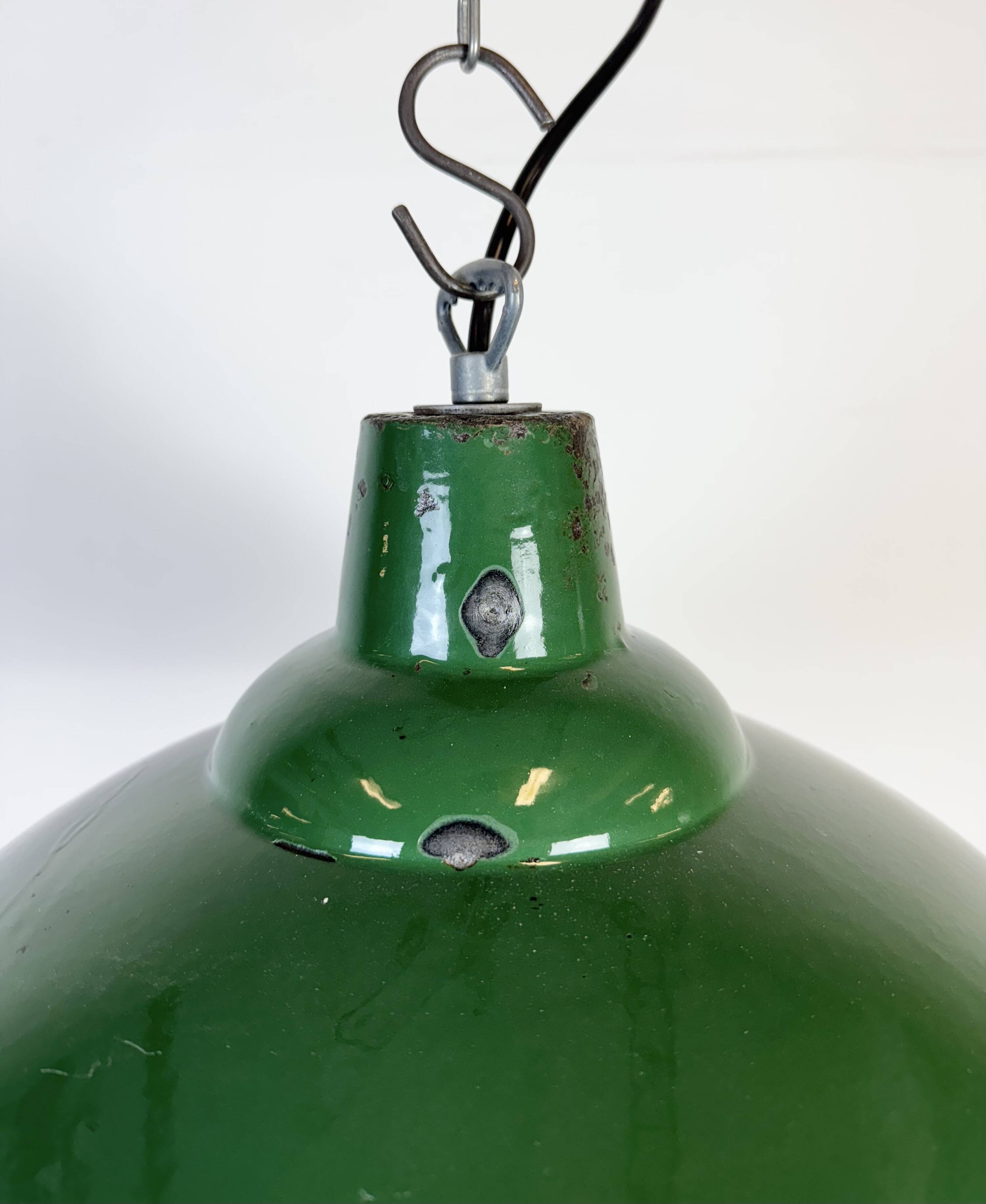 Industrial British Green Enamel Factory Pendant Lamp, 1960s