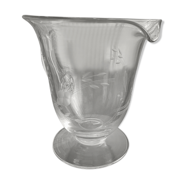 Pitcher made of chiseled glass