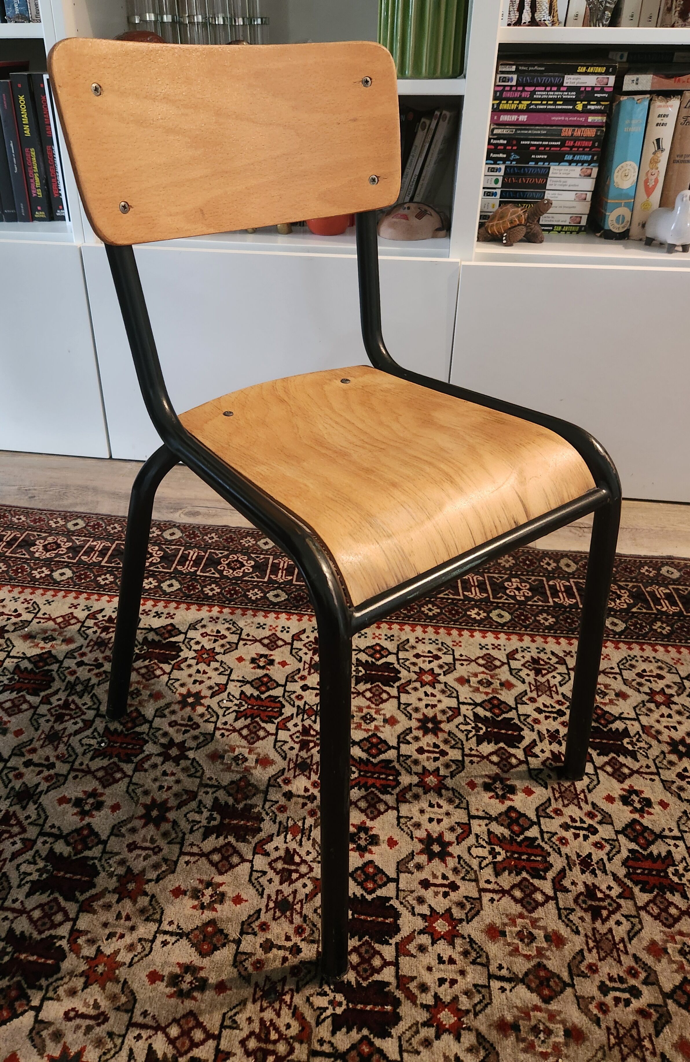 School chair in wood and metal