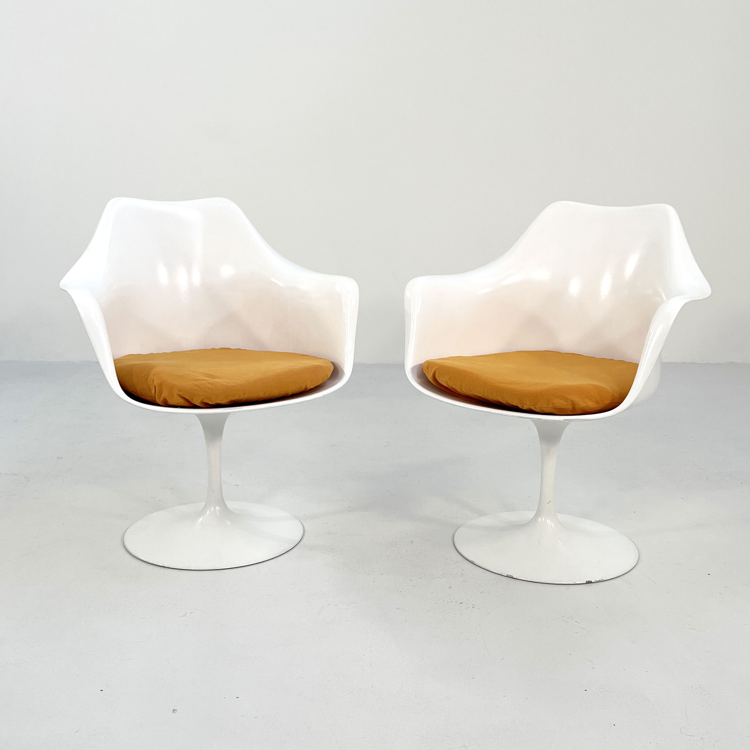 Pair of Swivel Tulip Armchairs by Eero Saarinen for Knoll, 1970