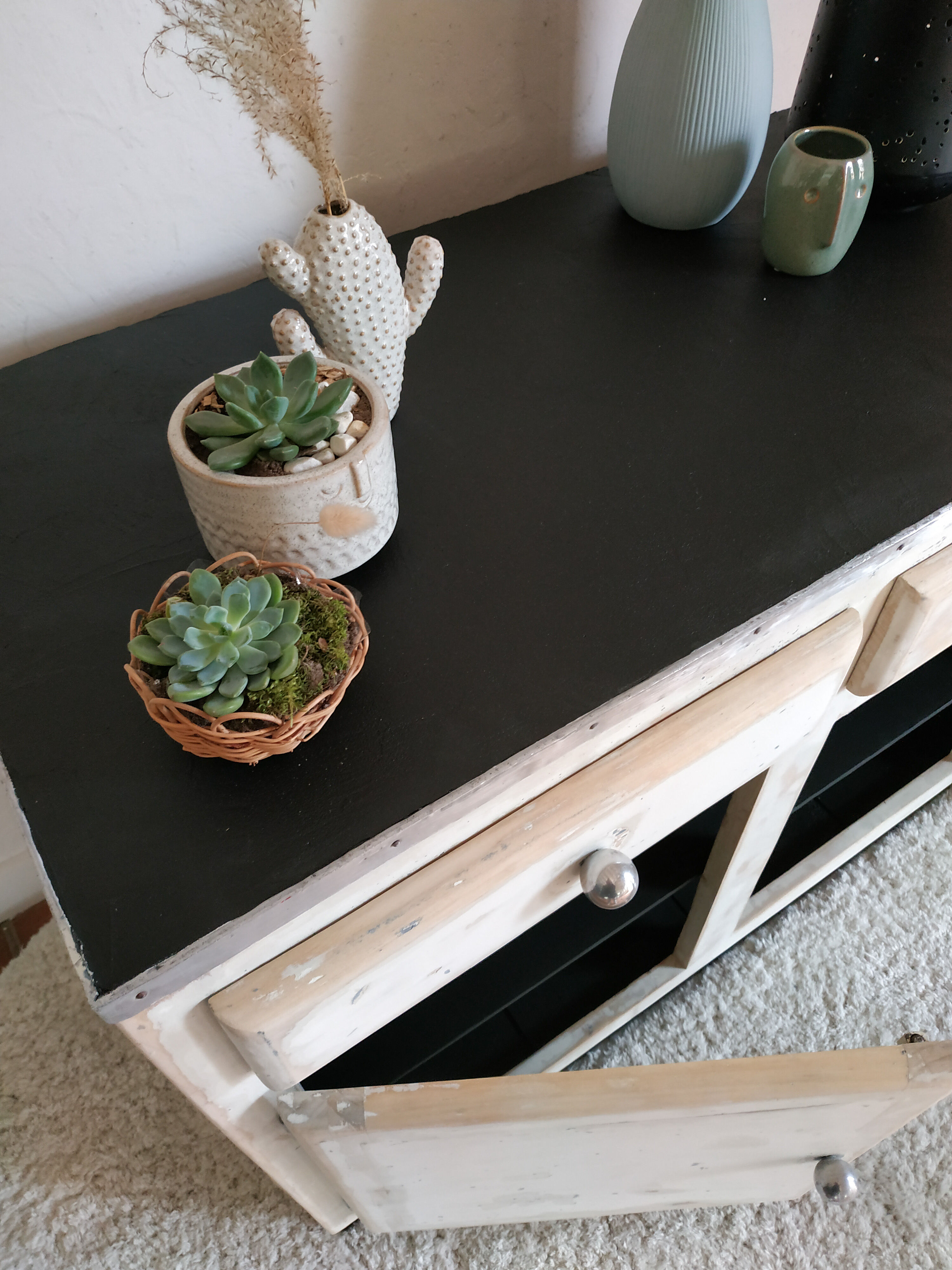 Buffet mado low patinated renovated concrete tray