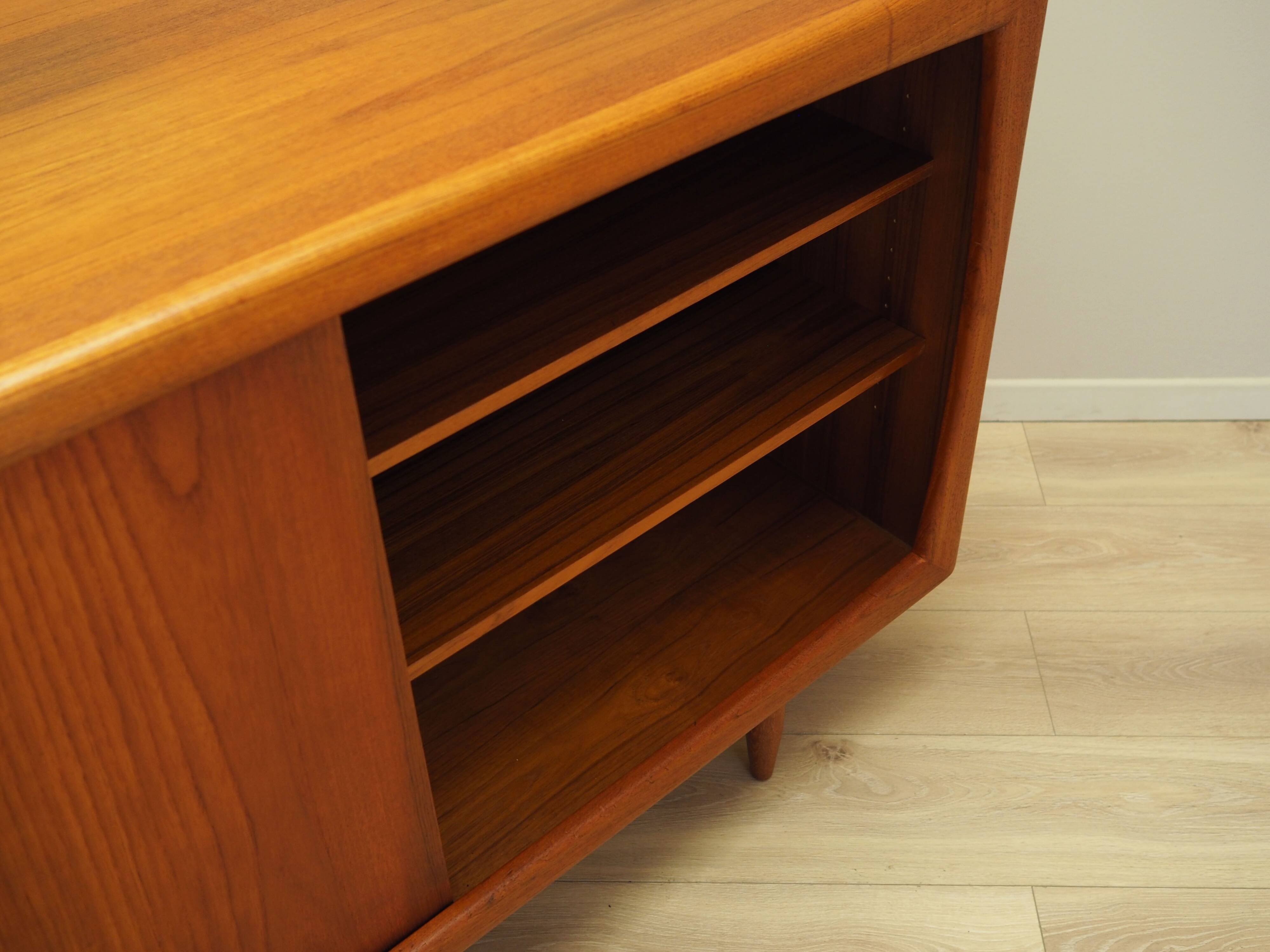 Buffet en teck, design danois, années 1970, fabricant : Dyrlund