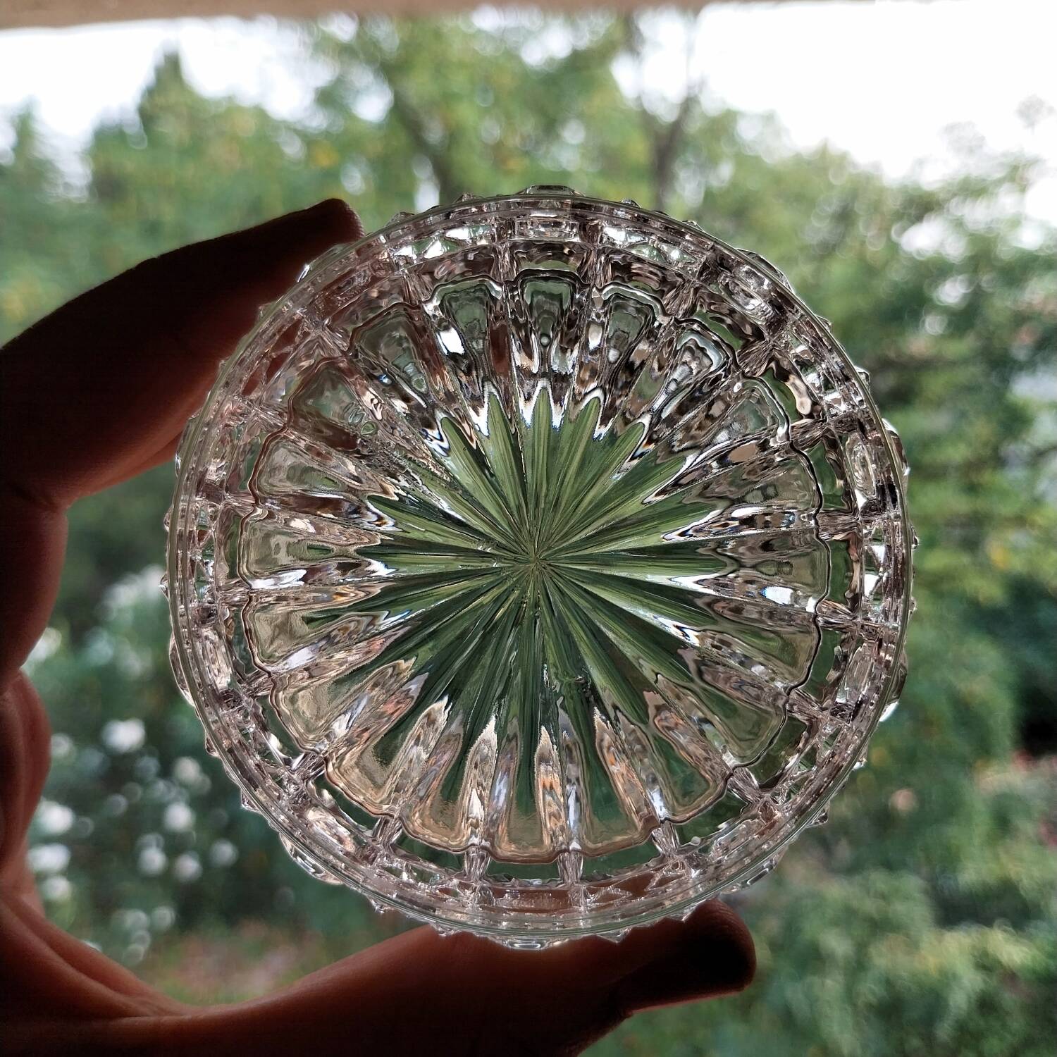 Old Baccarat crystal pot, Diamant model