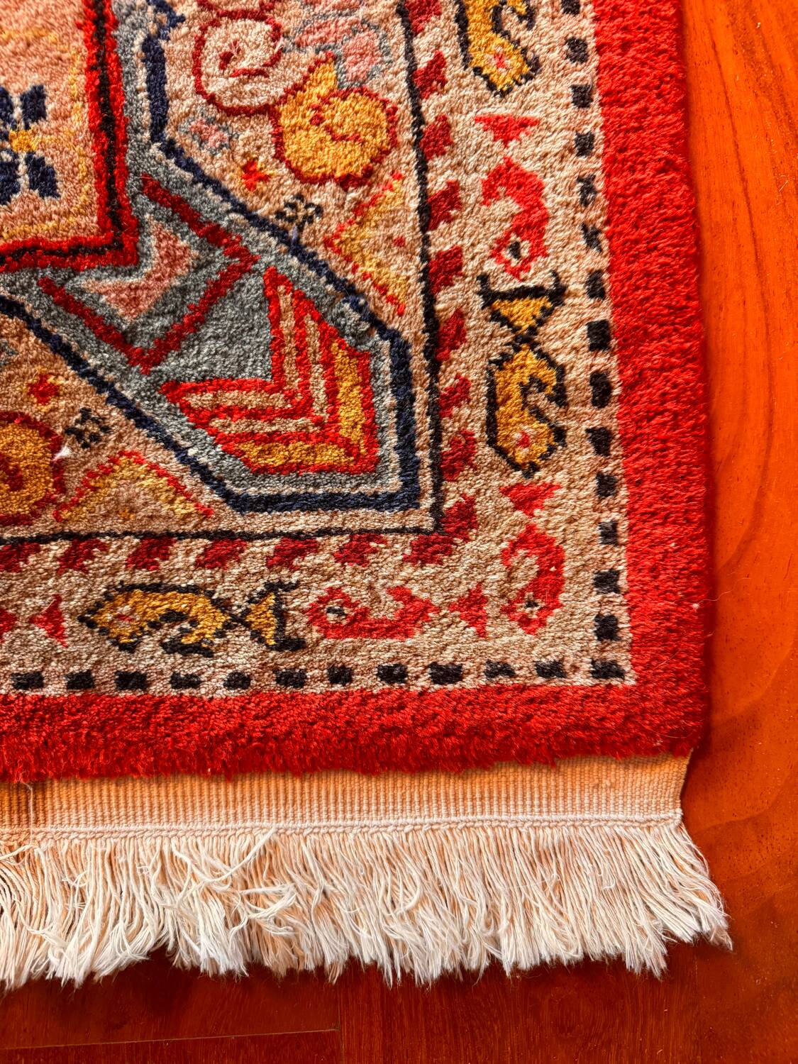 Vintage Sinkiang rug 224 cm x 136 cm