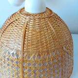 Lustre forme fleur en rotin