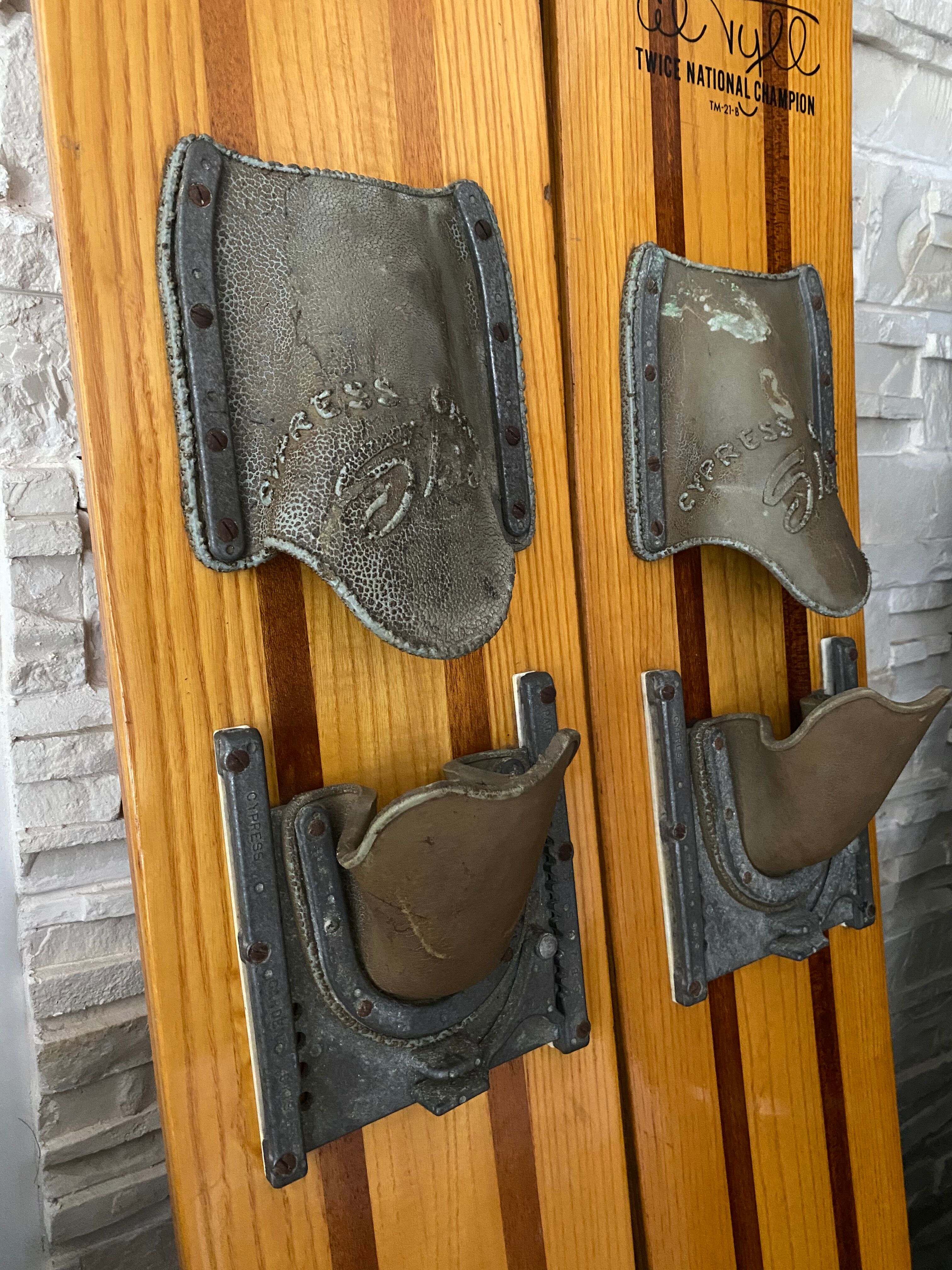 Wooden water ski pair