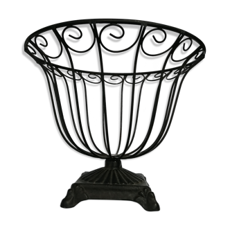 Fruit basket of iron