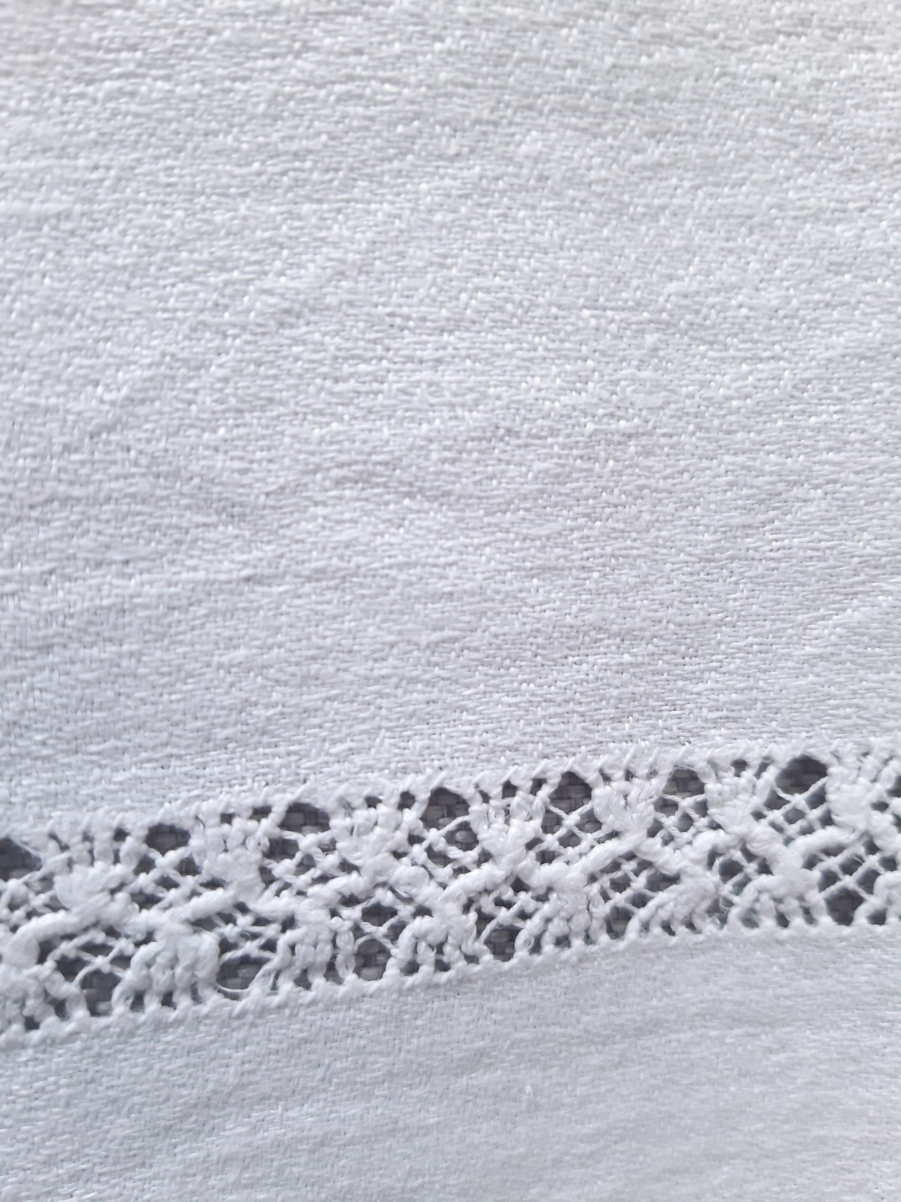 Embroidered tablecloth BC