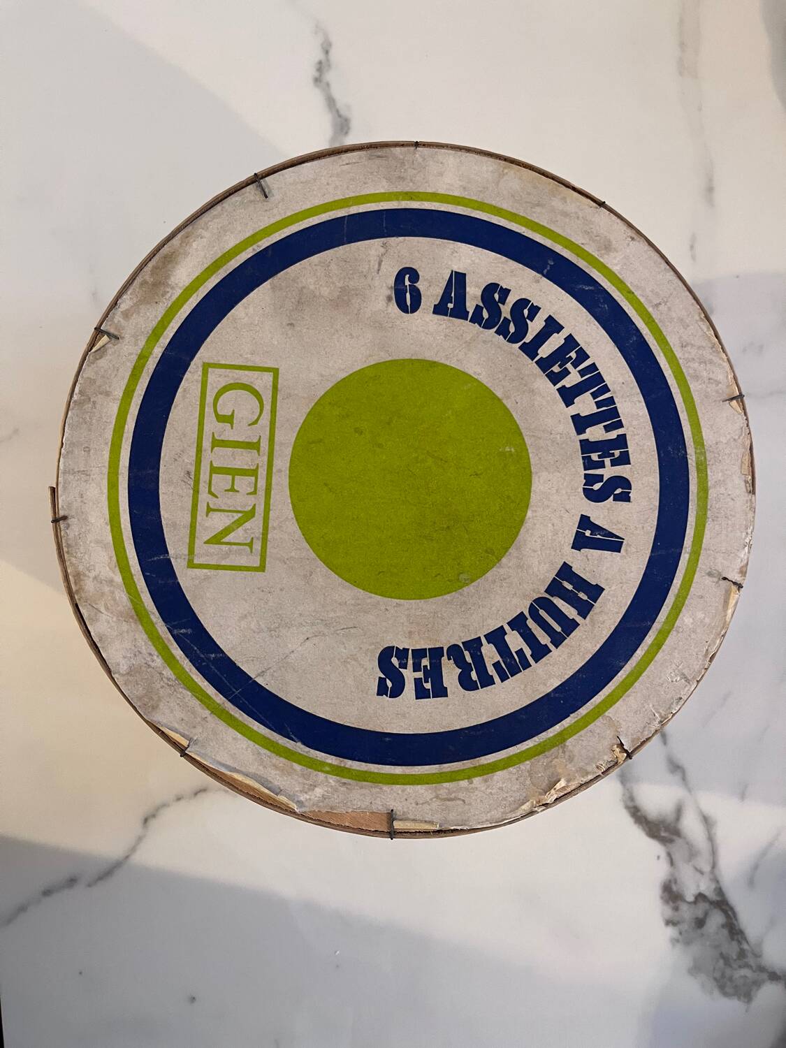 6 Gien oyster plates