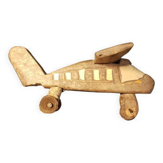 Petit avion en bois
