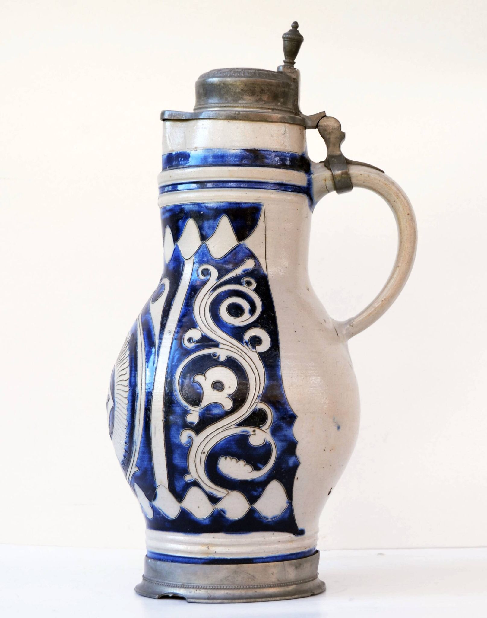 Pichet allemand émaillé Westerwald Biedermeir du XIXe siècle 2,5 L