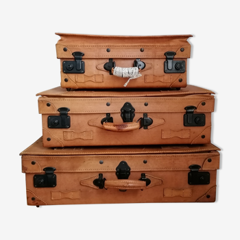 Beautiful batch of 3 vintage suitcases, storage