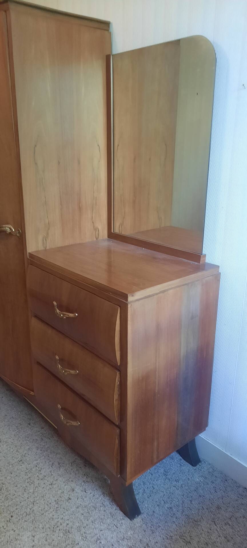 Asymmetrical wardrobe