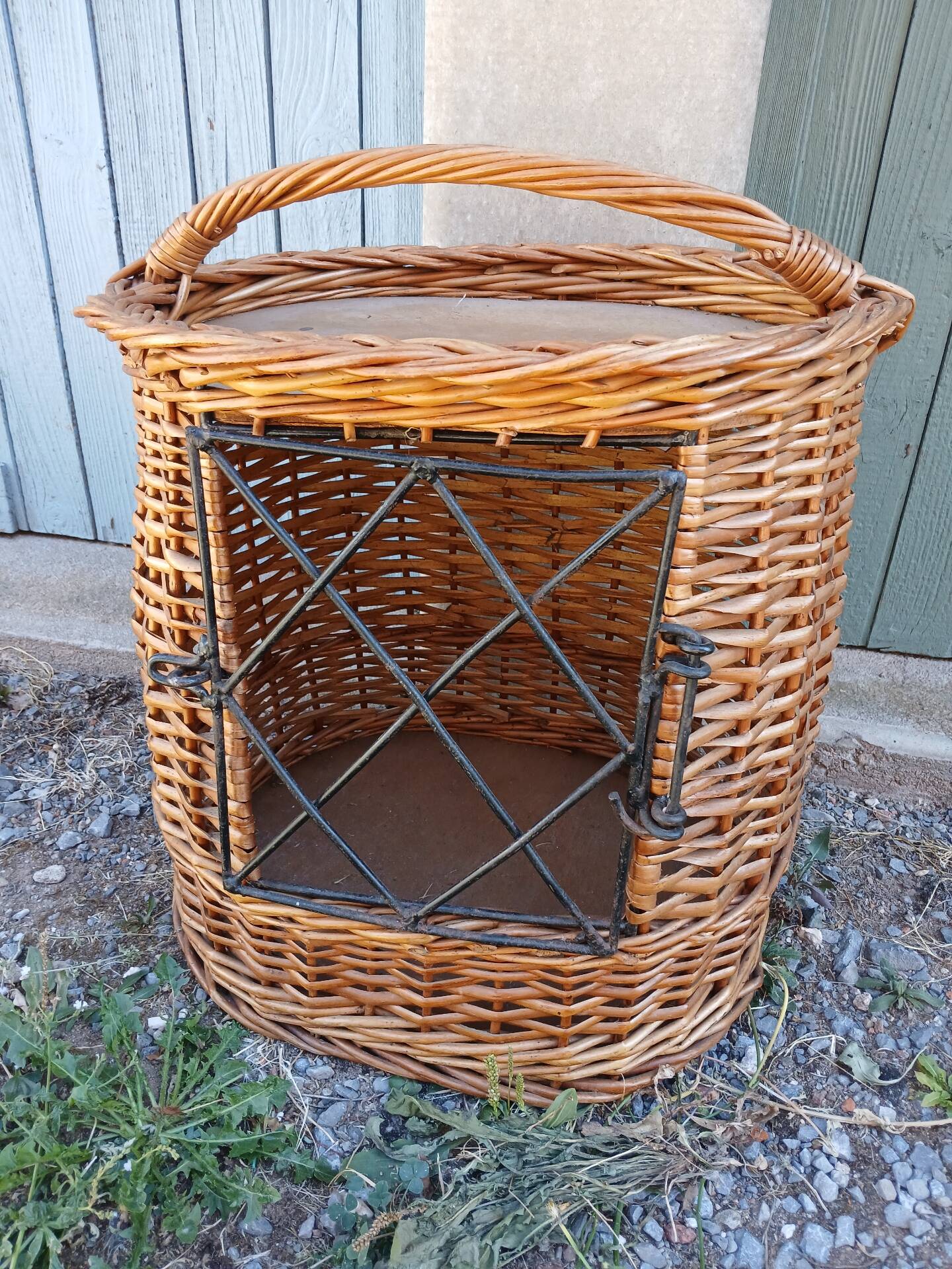 Panier ancien/ porte bouteilles