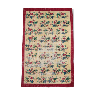 Oversize floral vintage rug 309x202cm