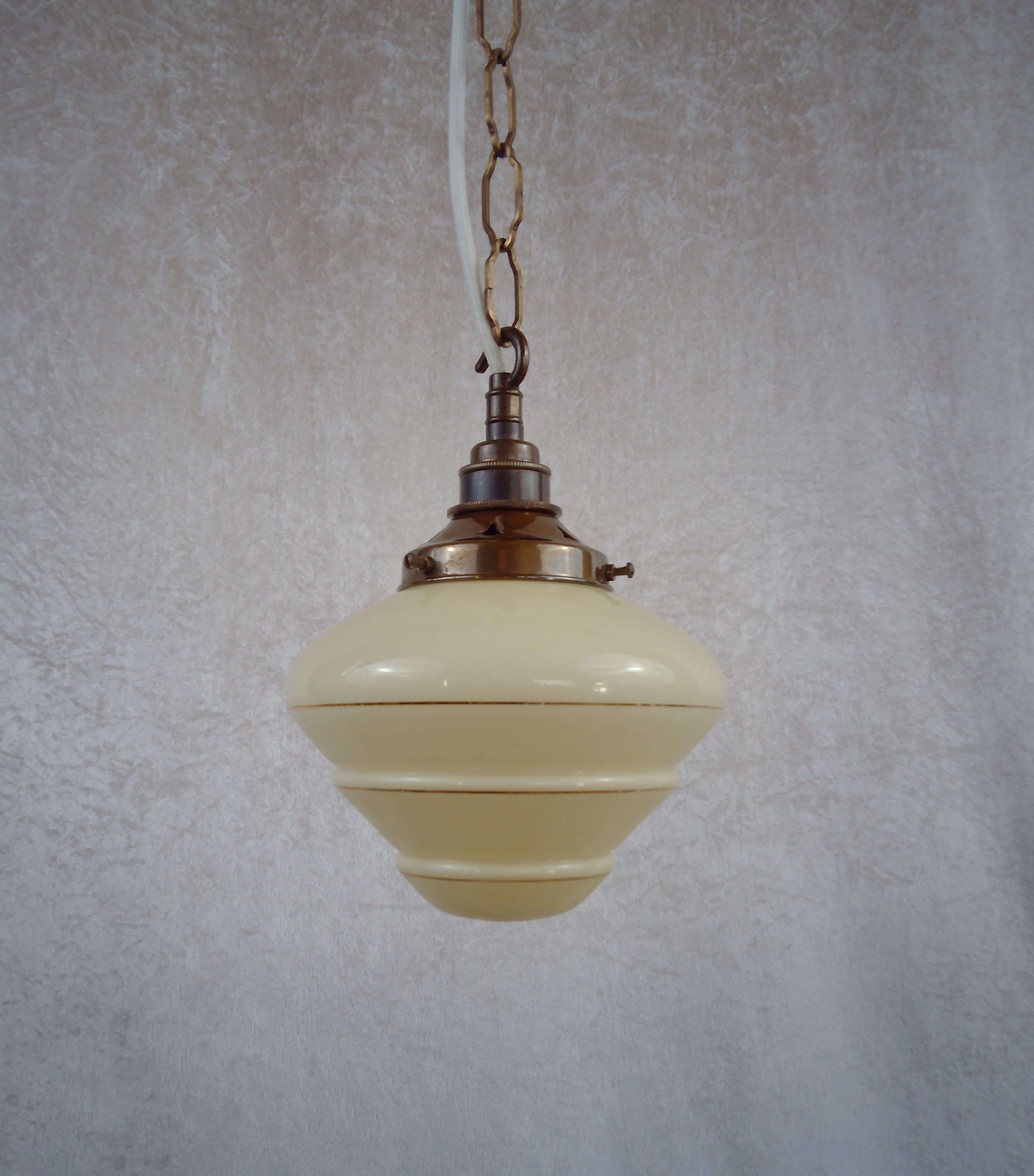 Beehive pendant with chain hanging lamp 1930/40