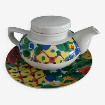 Teapot and its plate