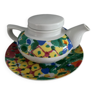 Teapot and its plate