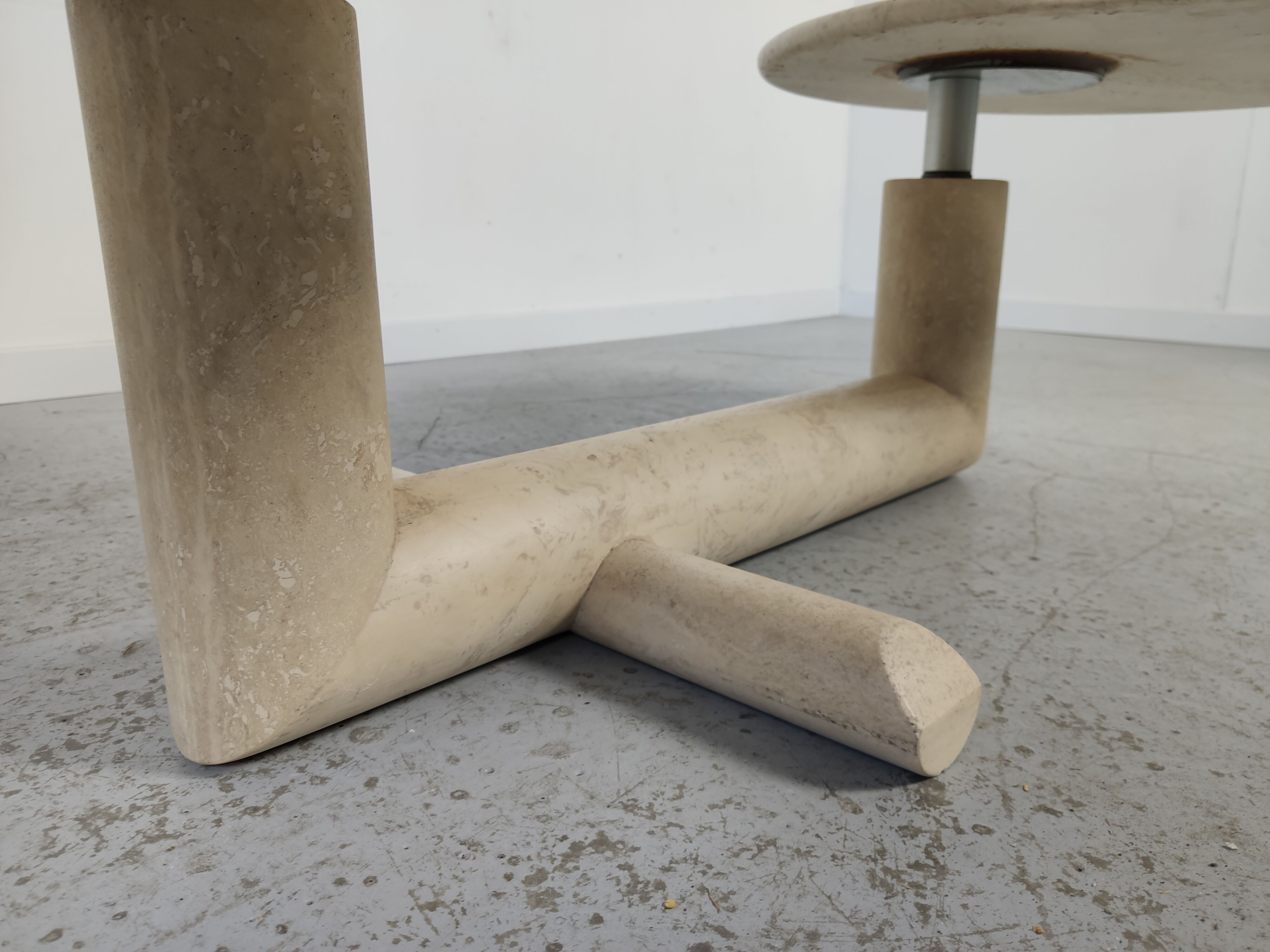 Two modular rotating trays coffee table