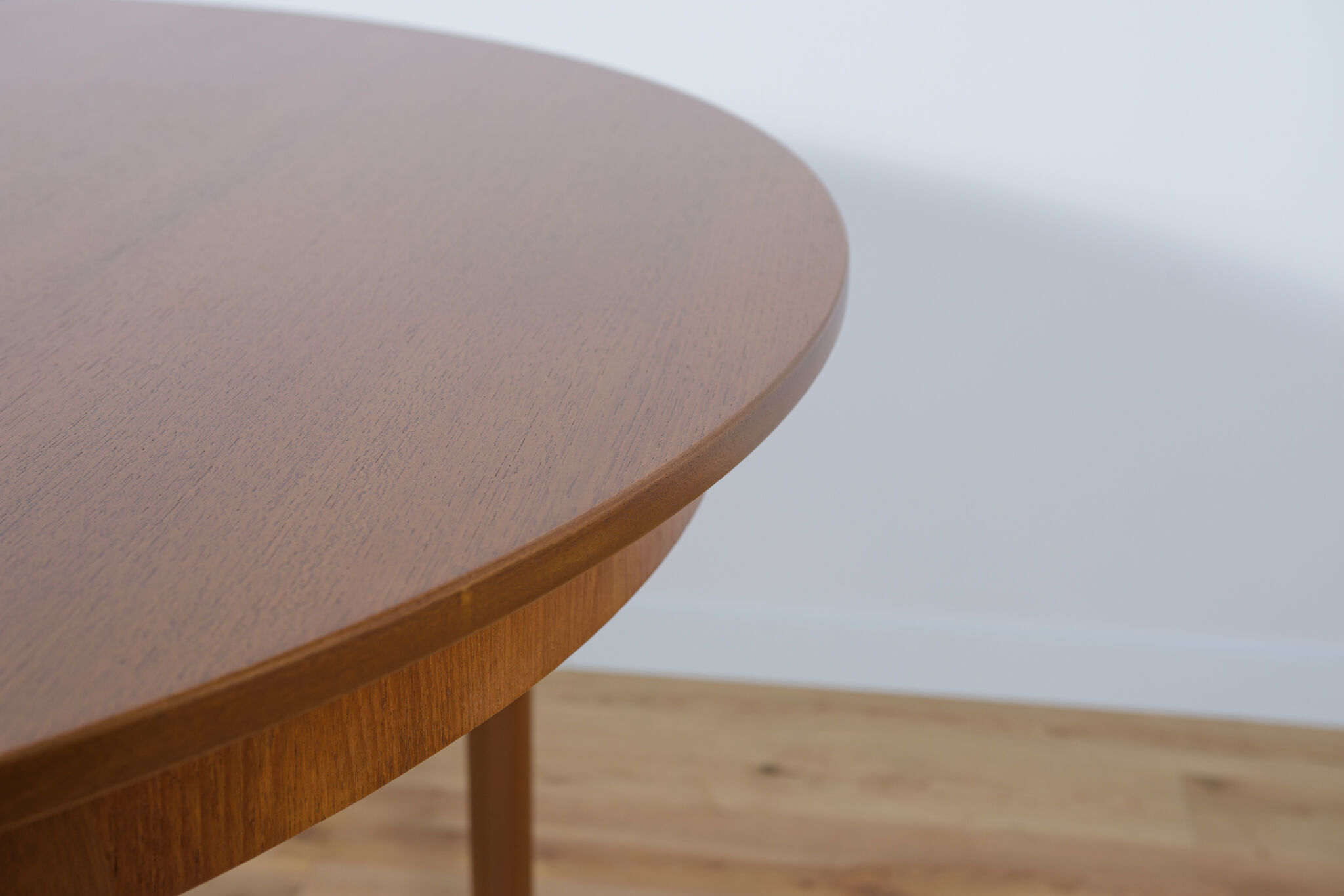 Round Extendable Dining Table from McIntosh, 1960s