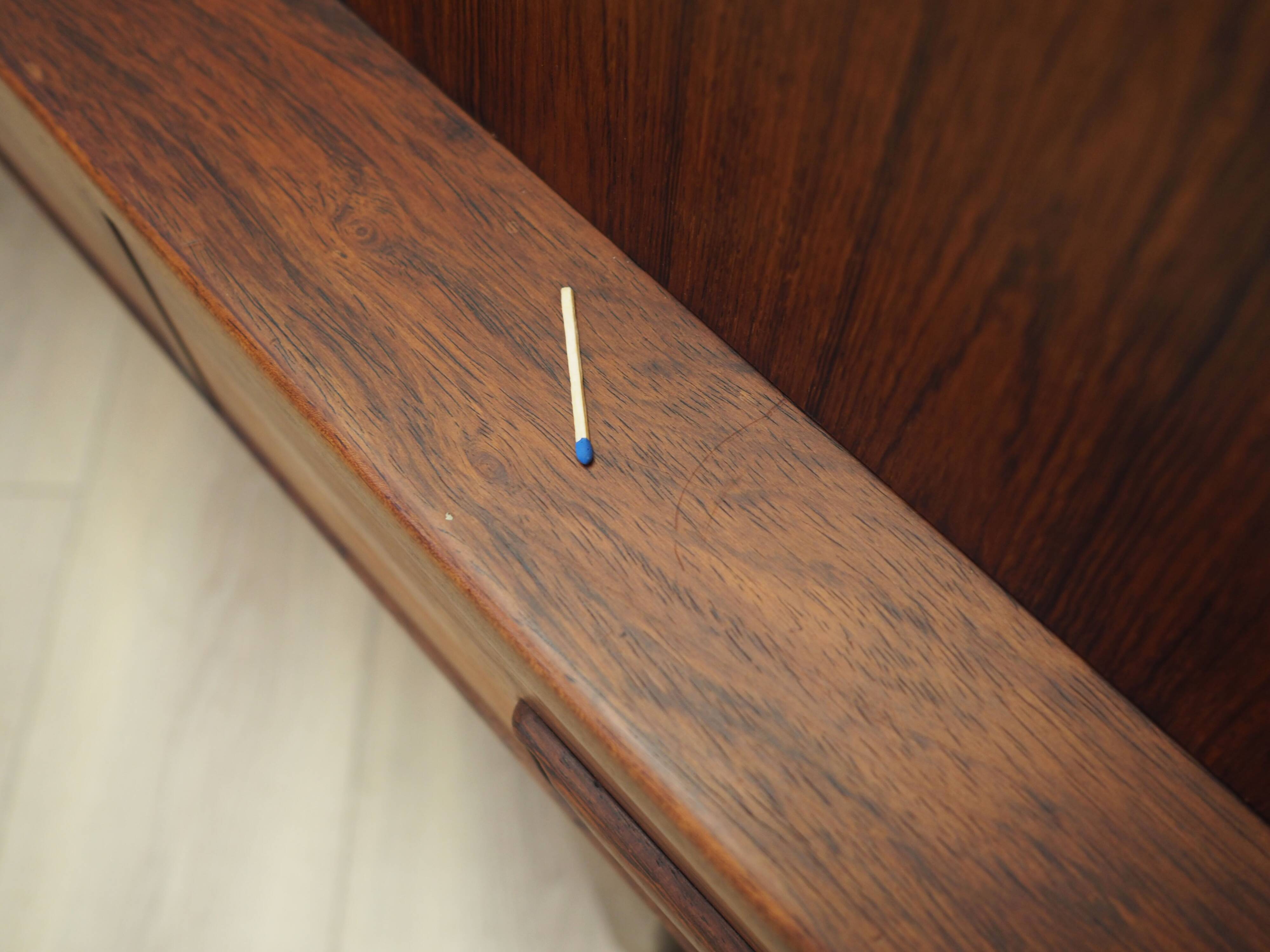 Buffet haut en palissandre, design danois, années 1960, production : Danemark