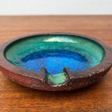 Ashtray or bowl in brutalist studio pottery by Gerhard Liebenthron, mid-century, 1960s, 1968.