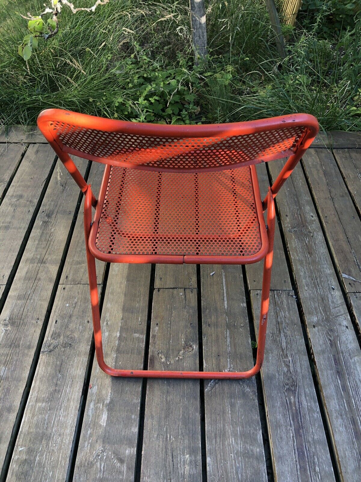 VINTAGE 70S FOLDING CHAIR, RED METAL, PERFORATED TOLE, POP
