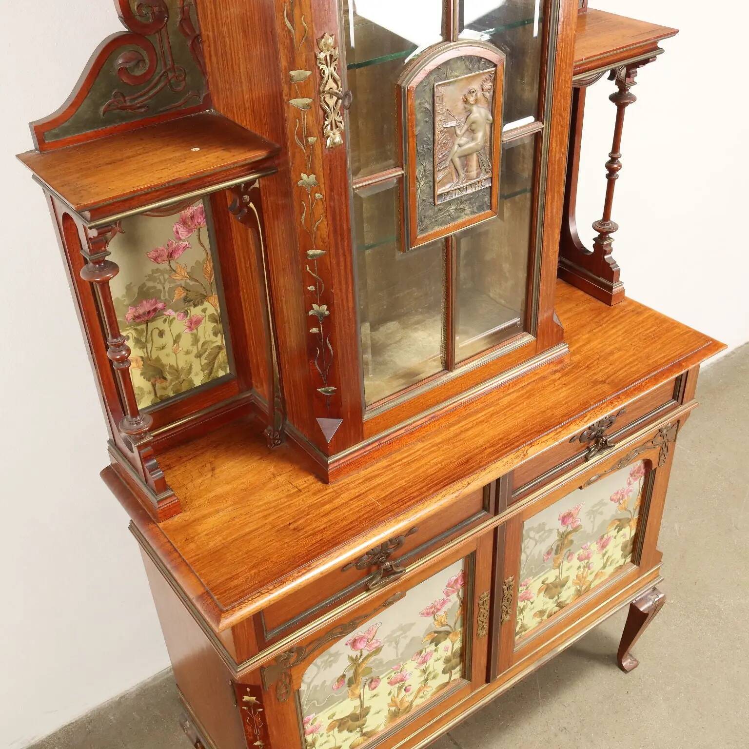 Antique Art Nouveau display cabinet in mahogany, Italy, 19th century.