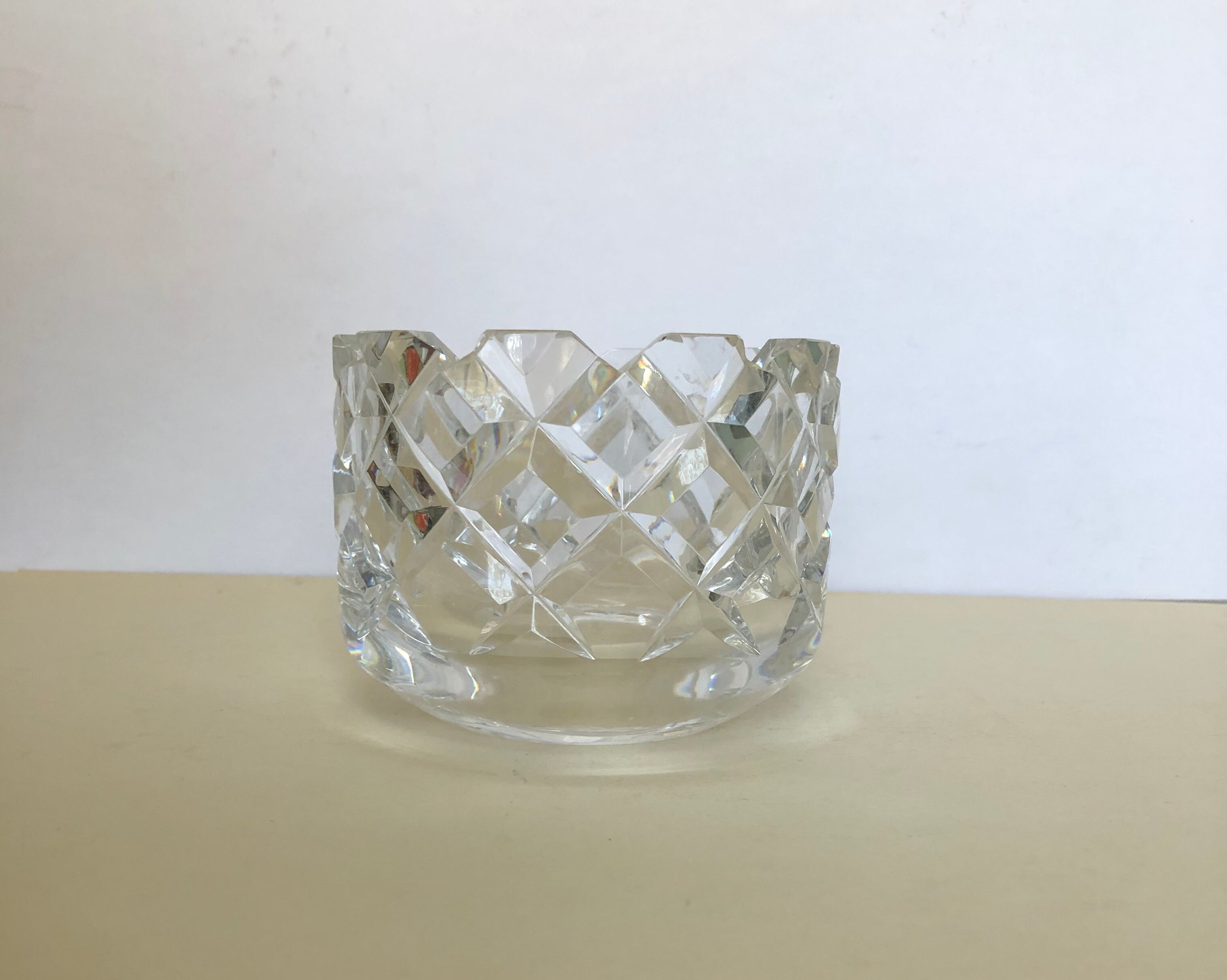 Crystal catchall