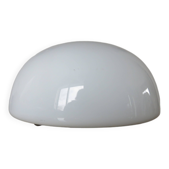 Plafonnier "demi-sphère" en opaline blanche années 60 70