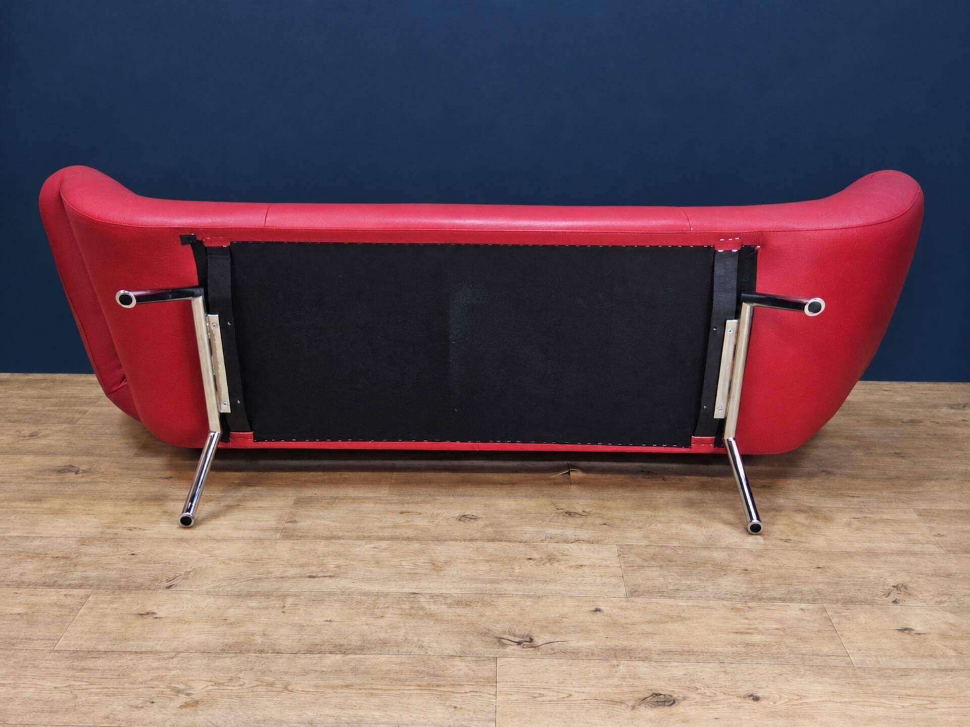 Vintage red leather Leolux Arabella design sofa used