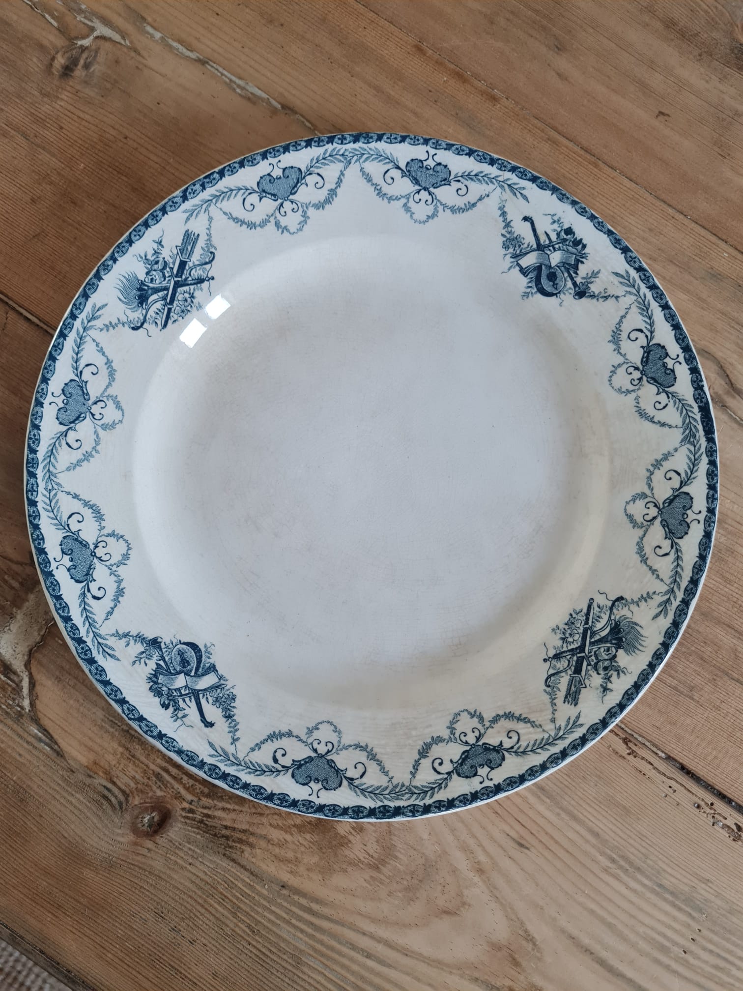 Plat rond de service terre de fer
