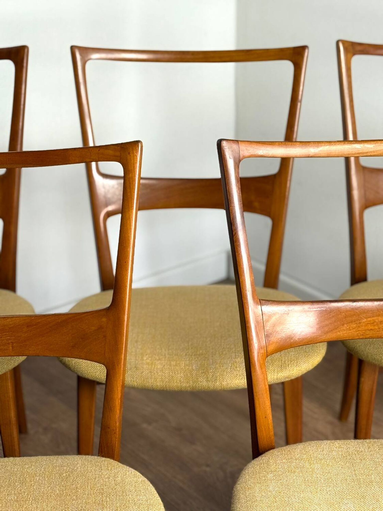 Set of 5 vintage Scandinavian chairs