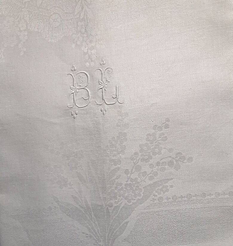 Grande nappe damassée - 2m x 4m10 - monogrammée BL, 1930