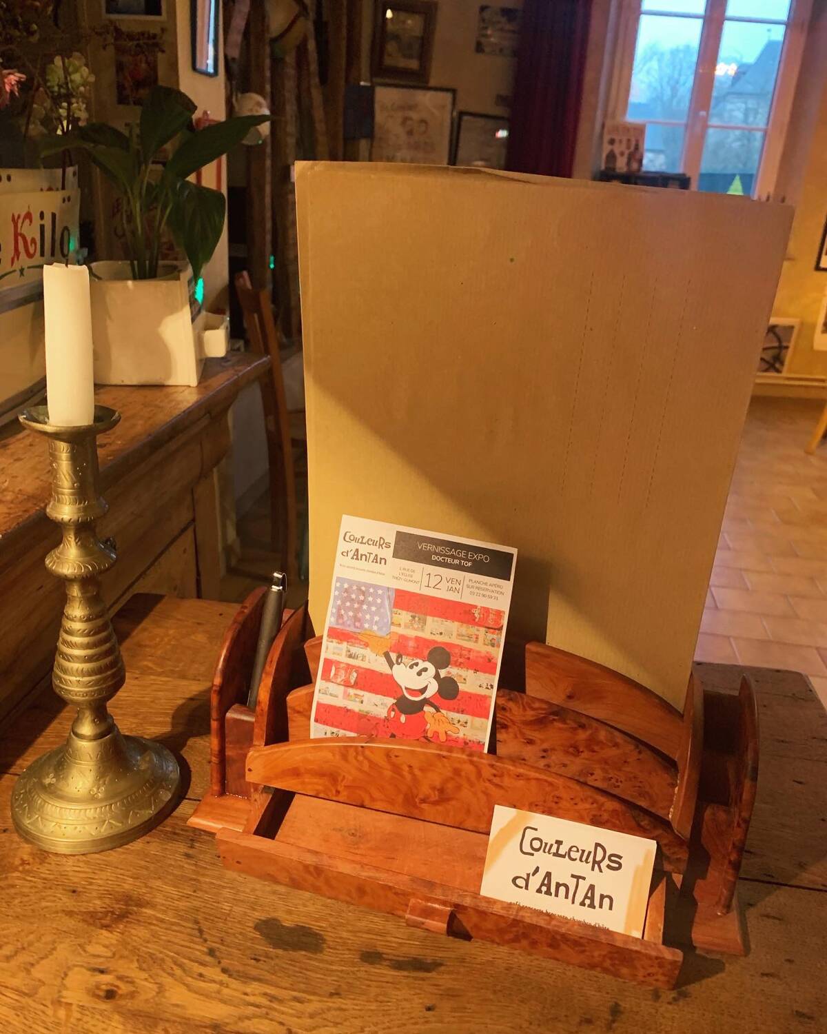 Mail holder in thuja, Art Deco style