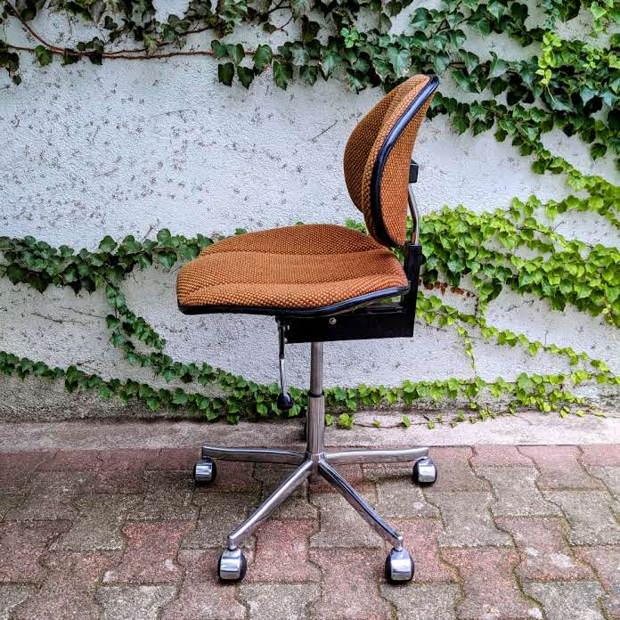 Swivel office chair on wheels 70s