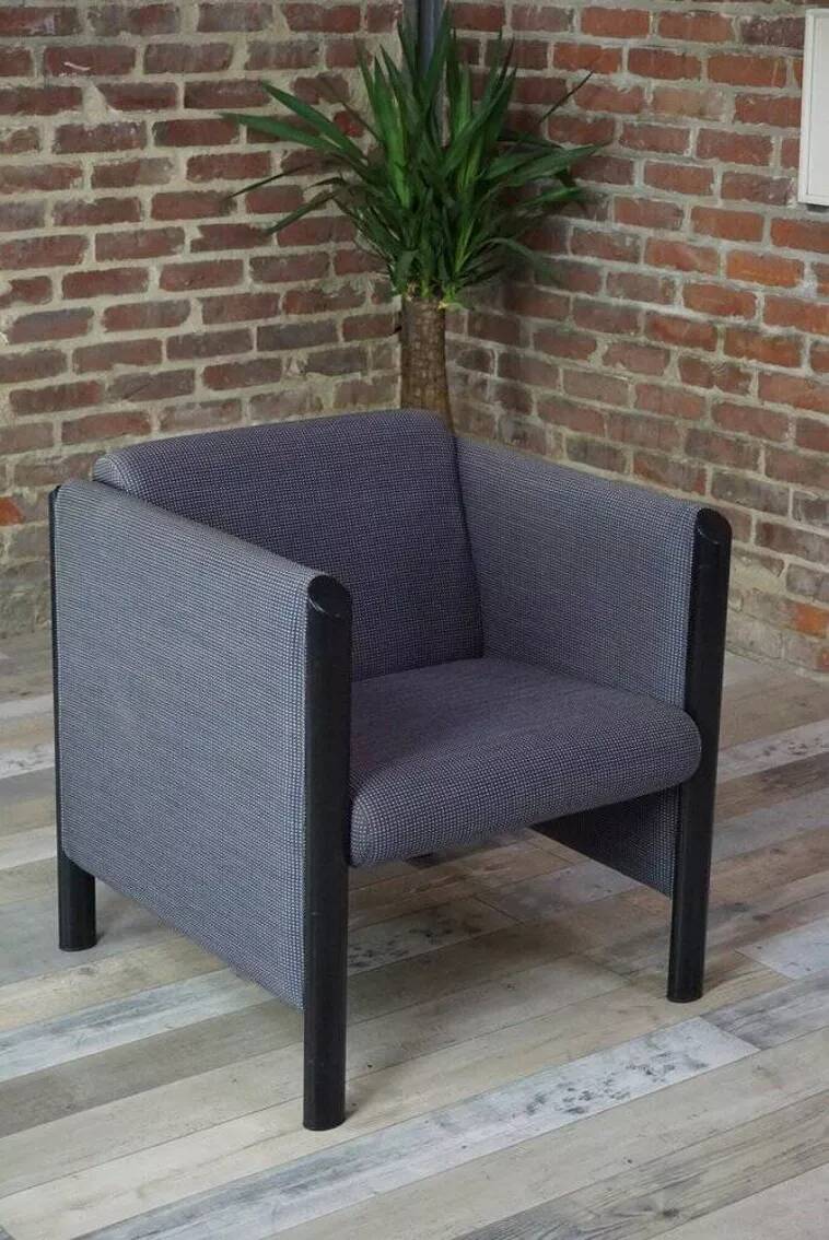 1980s Club armchair in fabric and metal