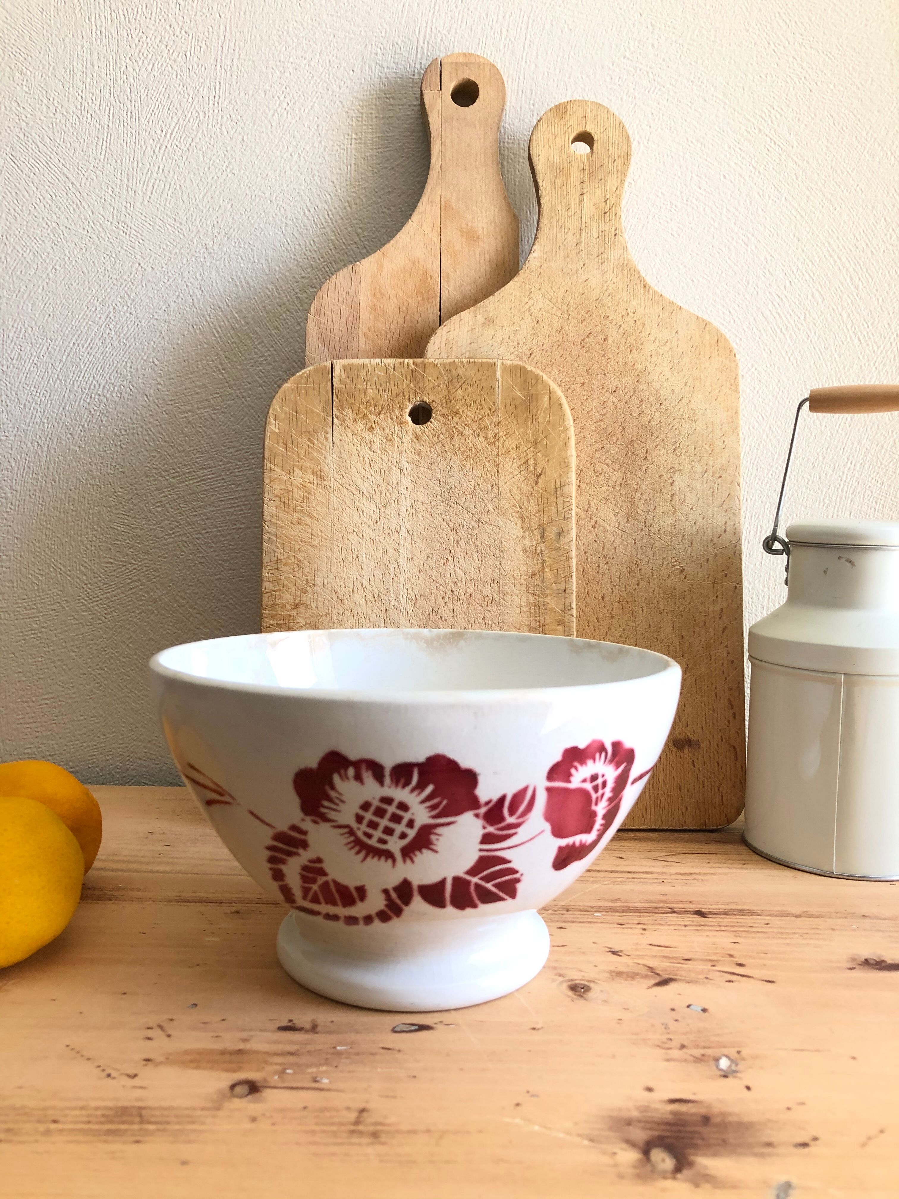 Ancient flower pattern bowl