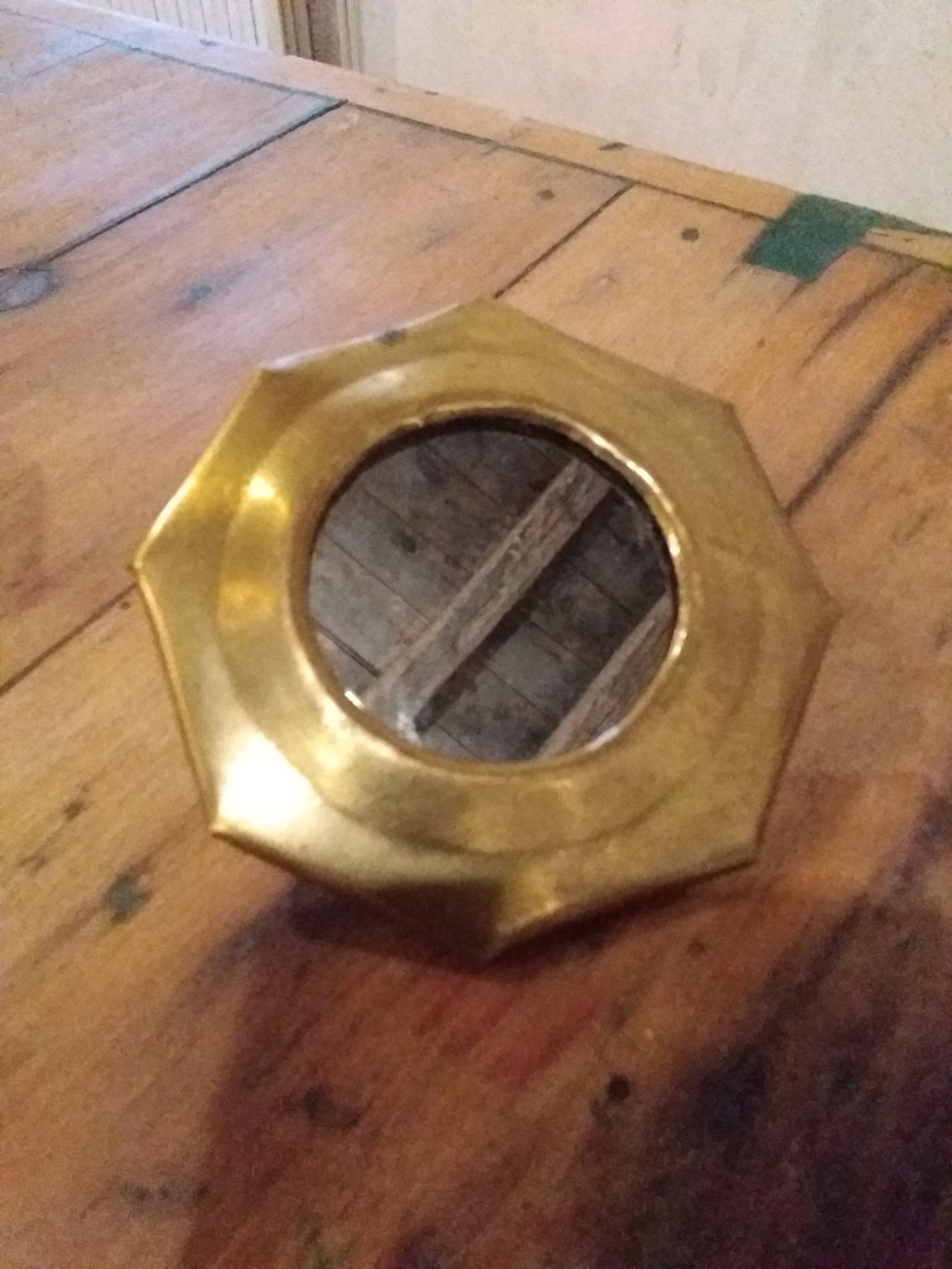 Very nice little octagonal mirror trend 8,5x8,5cm