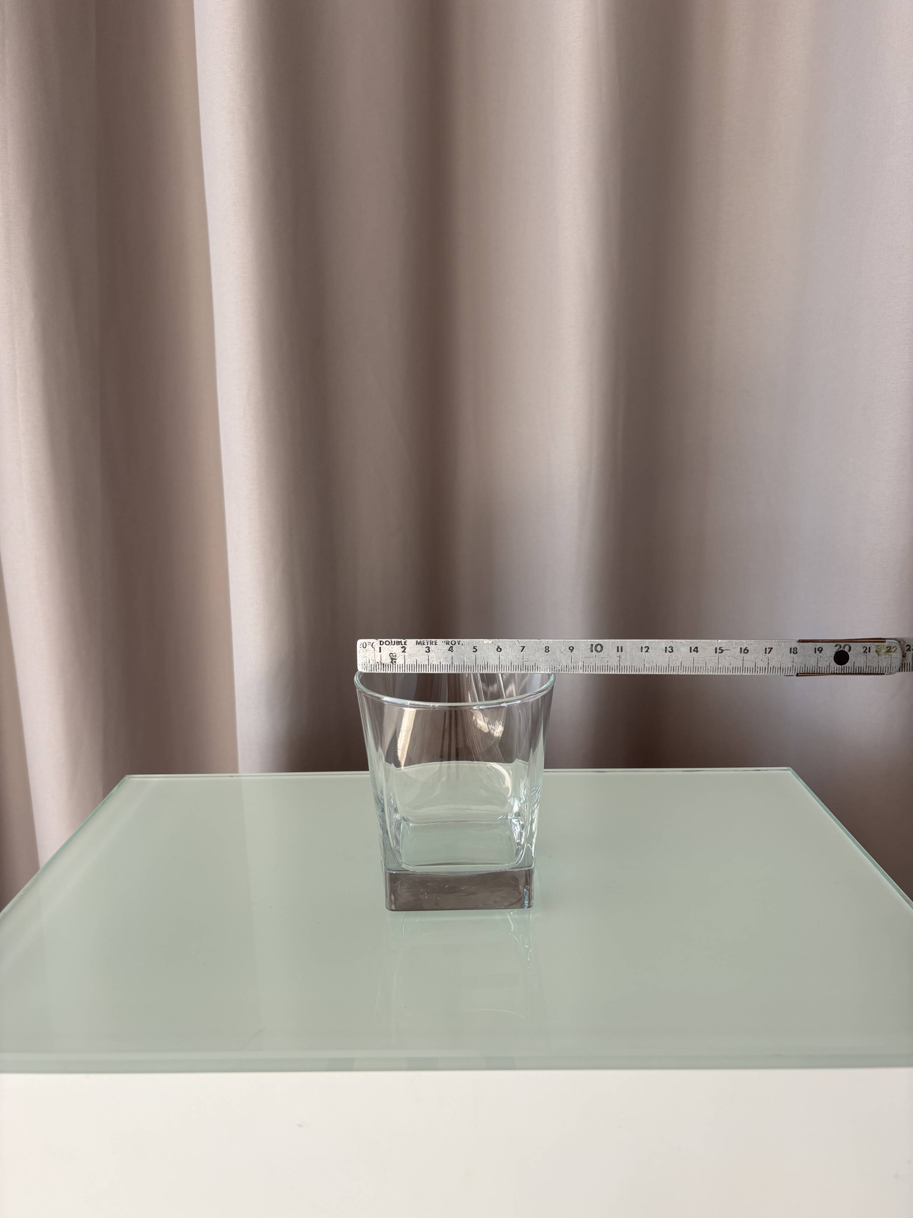 Elegant set of four vintage whiskey tumblers