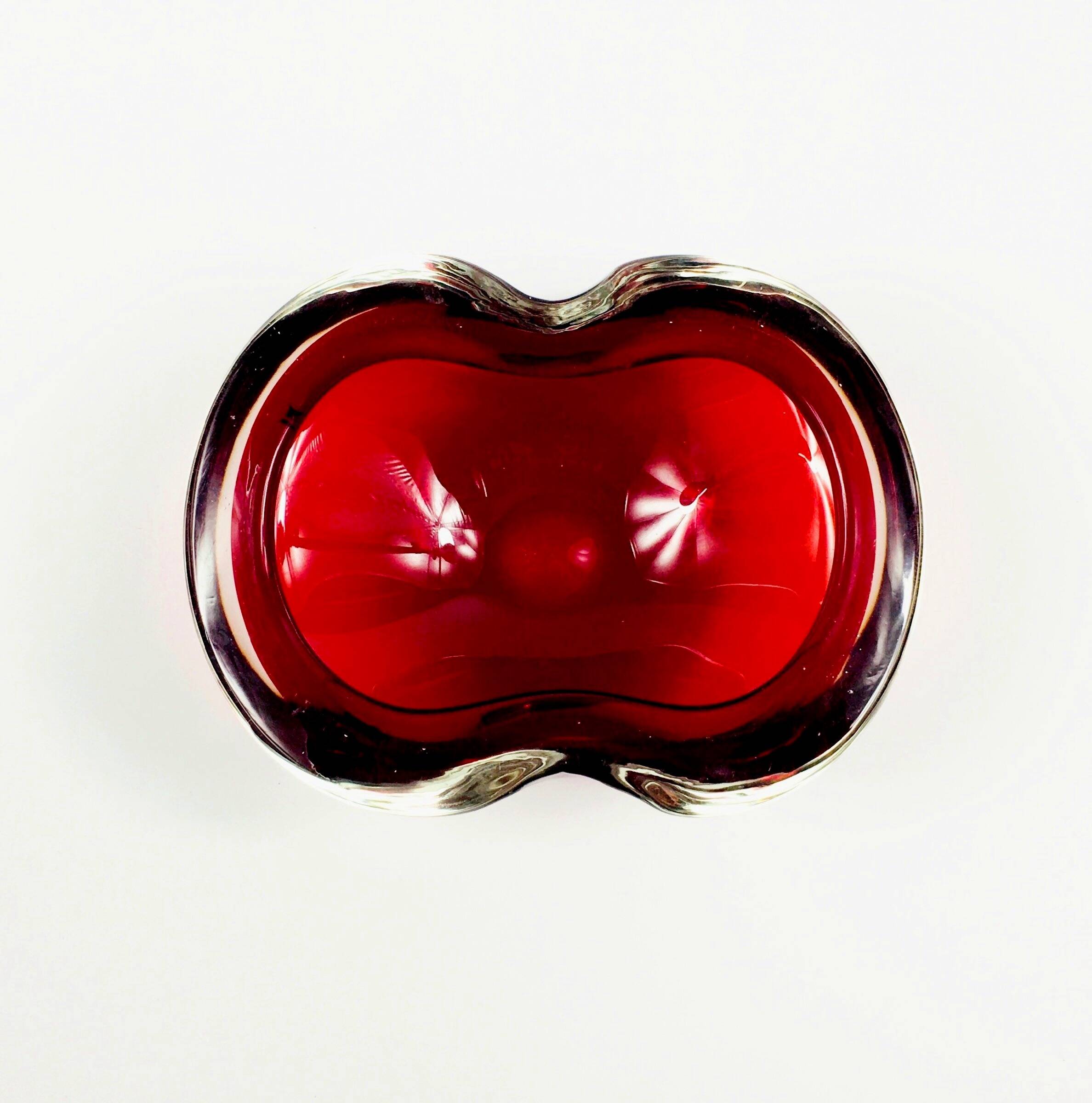 Large Sommerso Murano Glass Bowl or Vide Poche attributed to Flavio Poli, Italy, 1960s/1970s