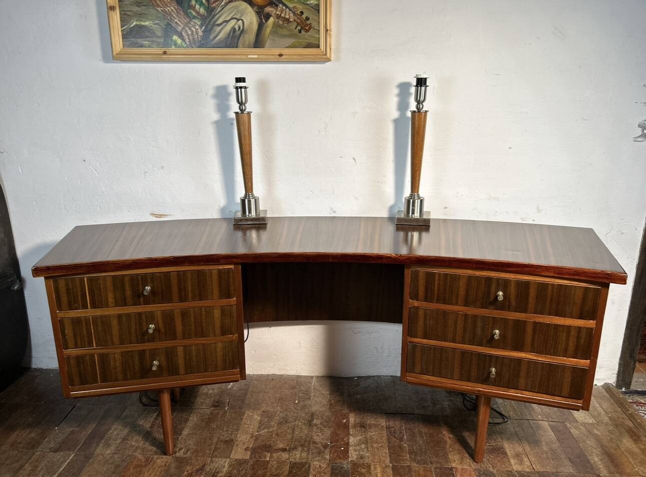 Mid Century Retro Vintage Walnut executive Desk by Morris of Glasgow curved