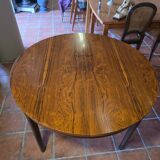 Scandinavian extendable table in rosewood from the 1960s.